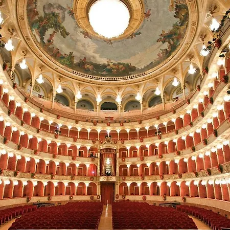 Luxury Theatre * Roma